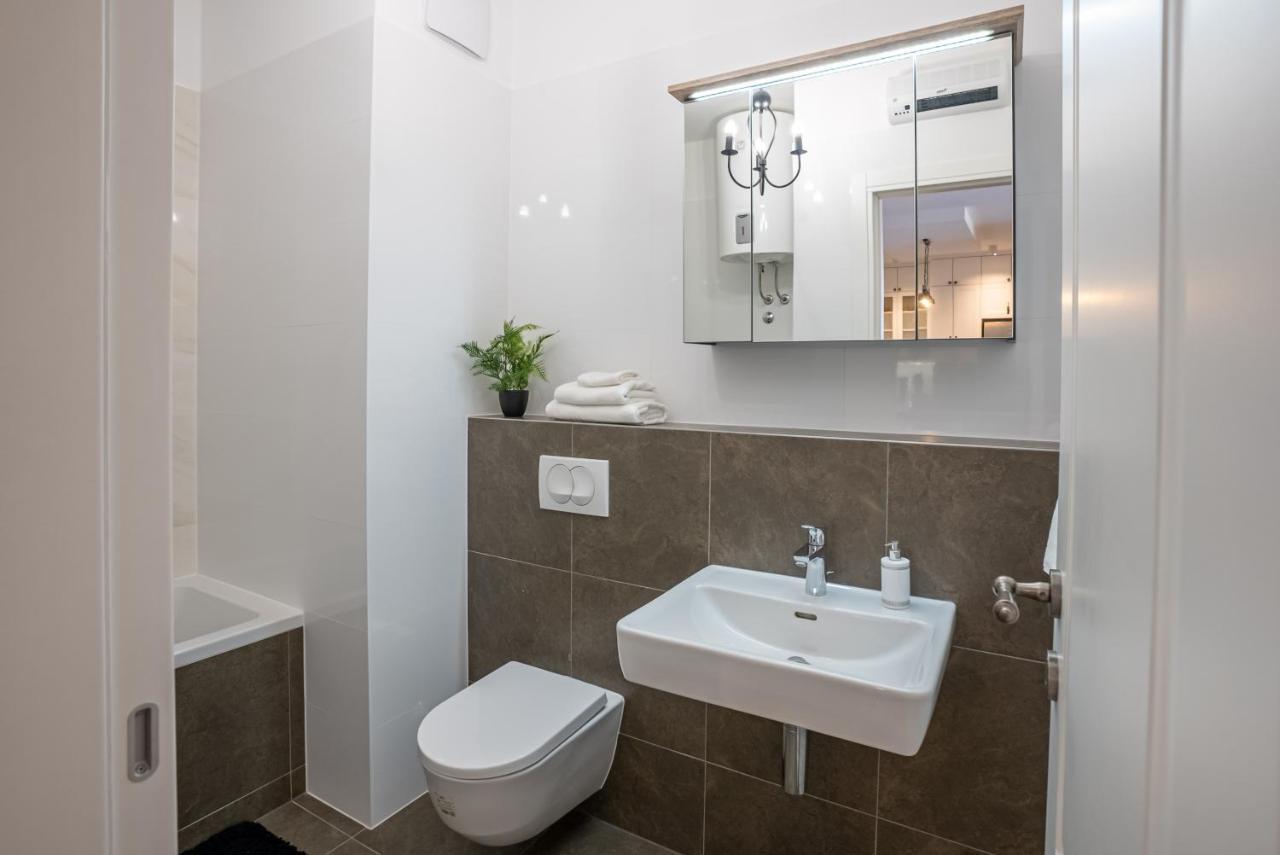 Morska Vila 6 Luxury Apartment Znjan Split Kültér fotó